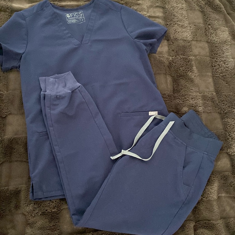 XS REG Navy Figs scrub set